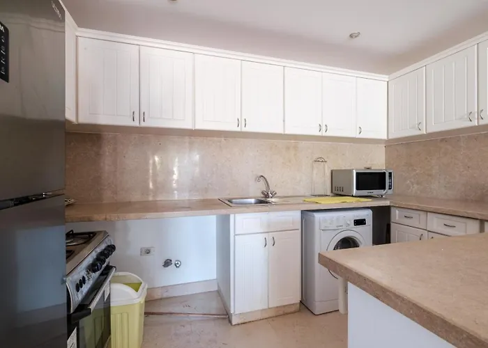 2br New Marina Retreat • Private Pool Hurghada