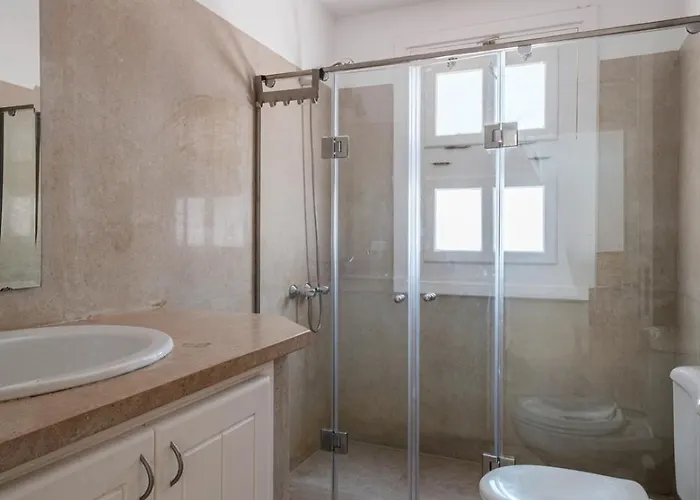 2br New Marina Retreat • Private Pool Apartment Hurghada