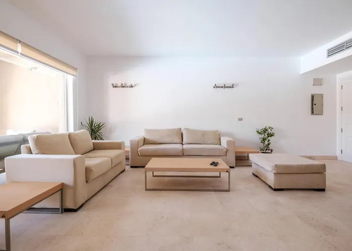 Apartment 2br New Marina Retreat • Private Pool Hurghada